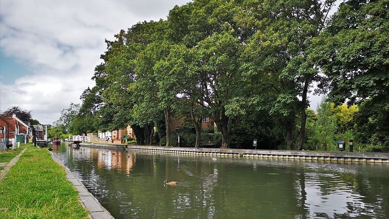 A view of the Kennet and Avon Canal that runs through Newbury