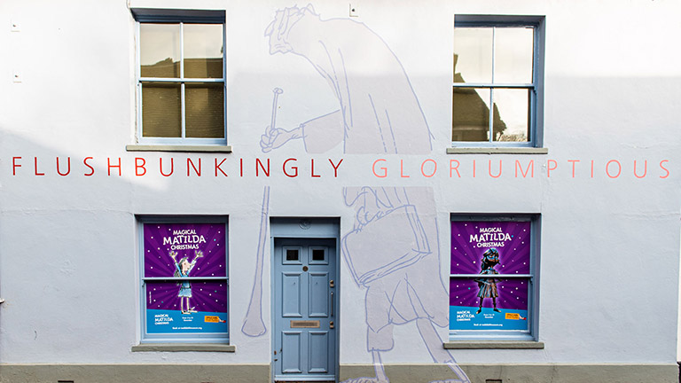 The BFG painted on the exterior of the Roald Dahl Museum and Story Centre