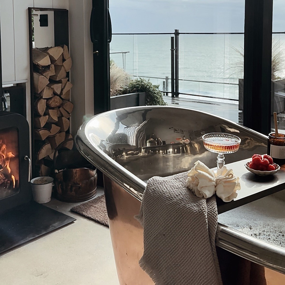 Bathtub views at Cabin on the Cliff