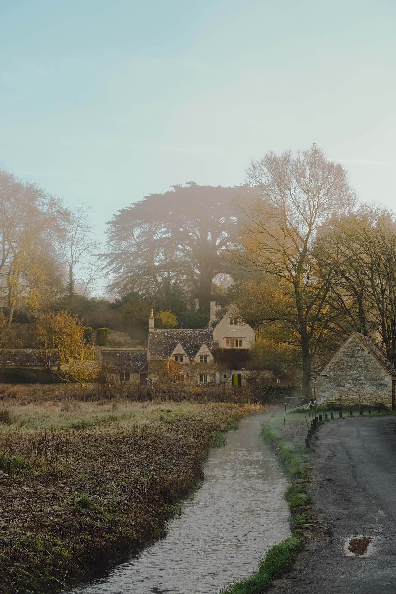 A historic honey-hued cottage in the Cotswolds