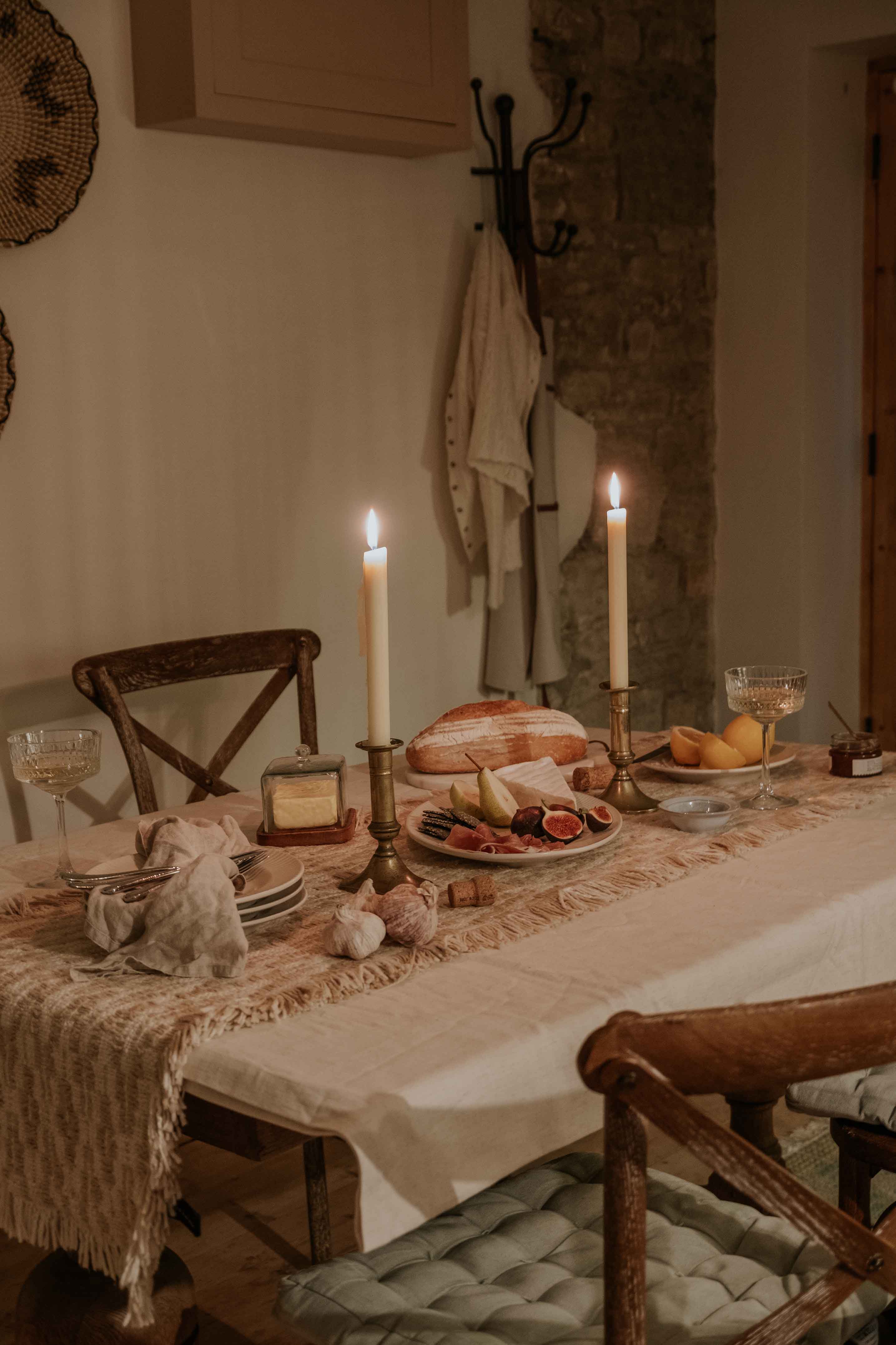 Dining room scenes at Myrtle Cottage